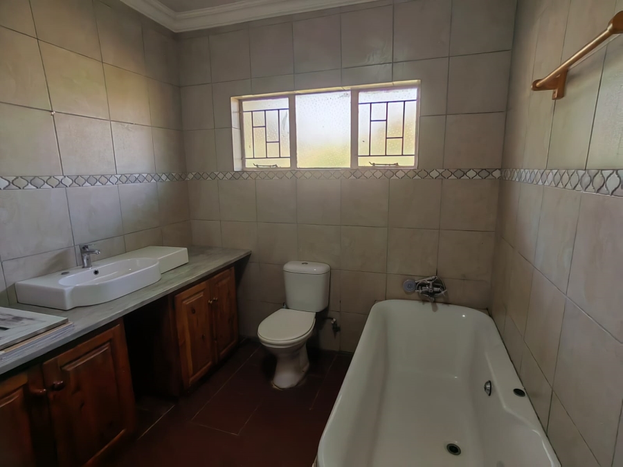 4 Bedroom Property for Sale in Parys Free State